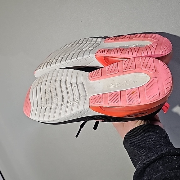 Sketchers air-cooled memory foam black and pink size 7 athletic shoes - Picture 5 of 6